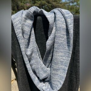 White House Black Market blue silver and white infinity scarf
